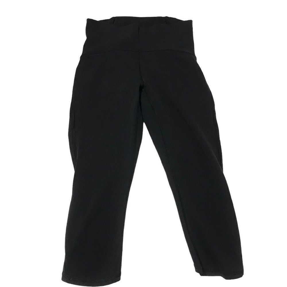 Lululemon Train Times Crop (17").
Black.         A404
